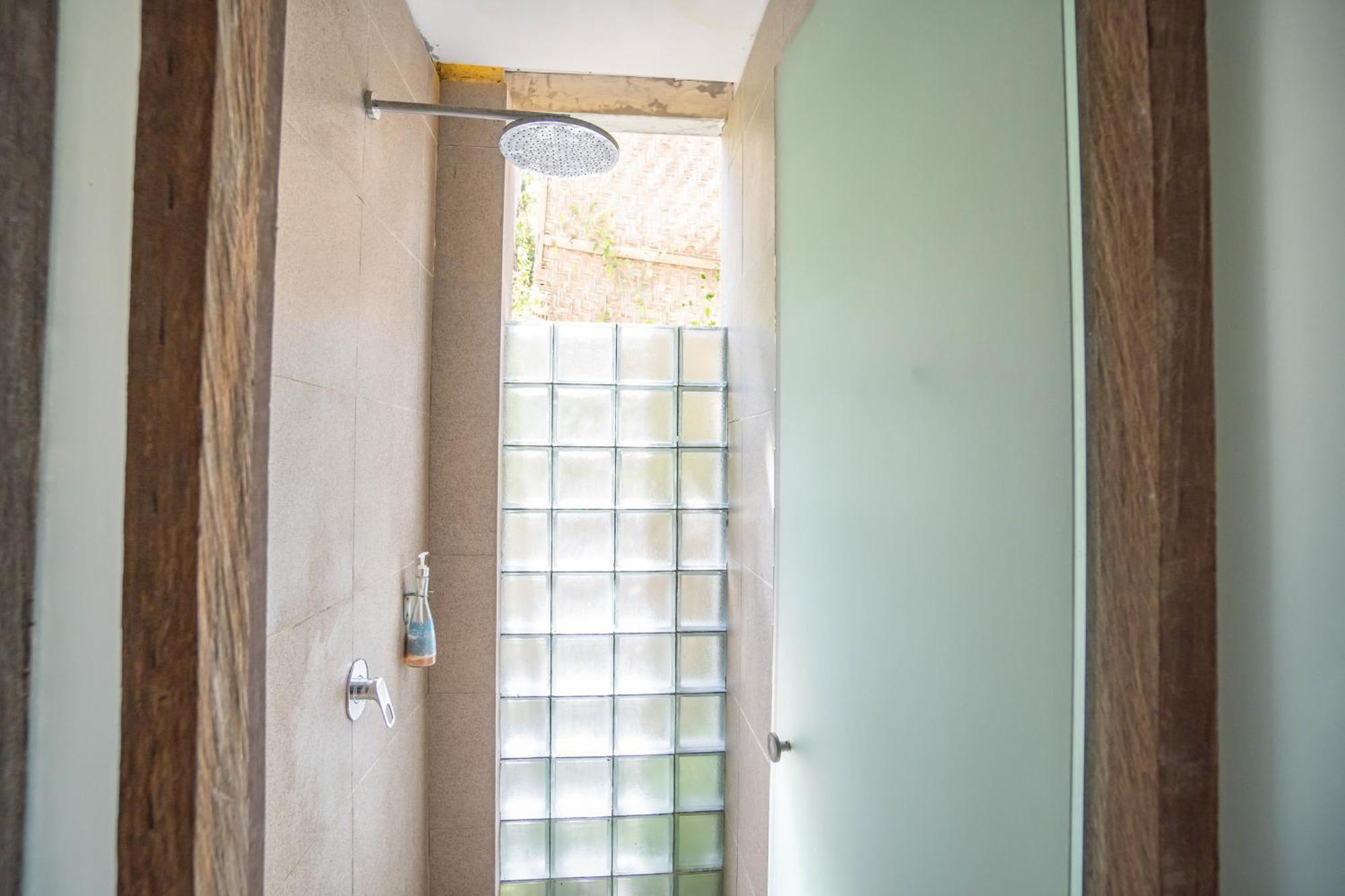 Bong Hostel Nusa Lembongan Экстерьер фото